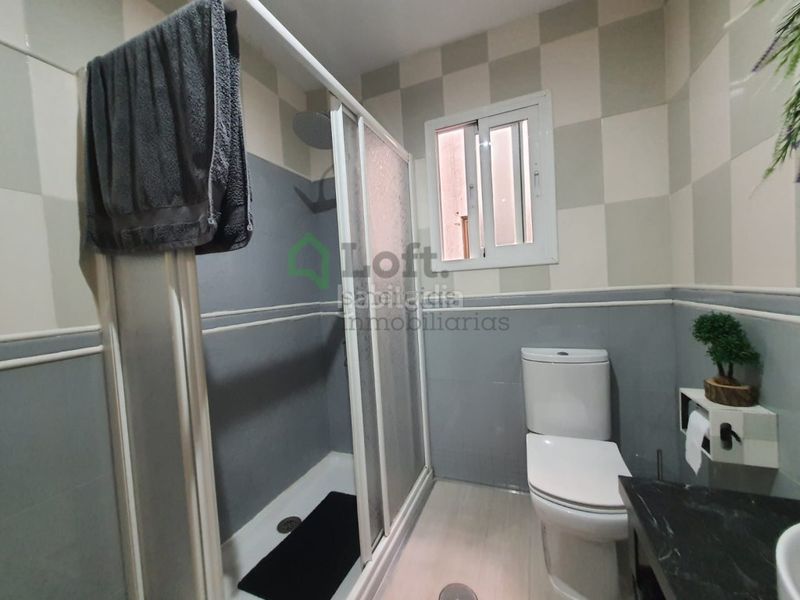 Foto b5f25f5e-5e5f-446e-a3ae-be8625228dc5. Edifici a Maria Auxiliadora - Barriada de Llera Badajoz