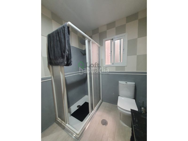 Foto c50b5c0f-5397-4523-b60e-ba7b8b5c1f9d. Edifici a Maria Auxiliadora - Barriada de Llera Badajoz