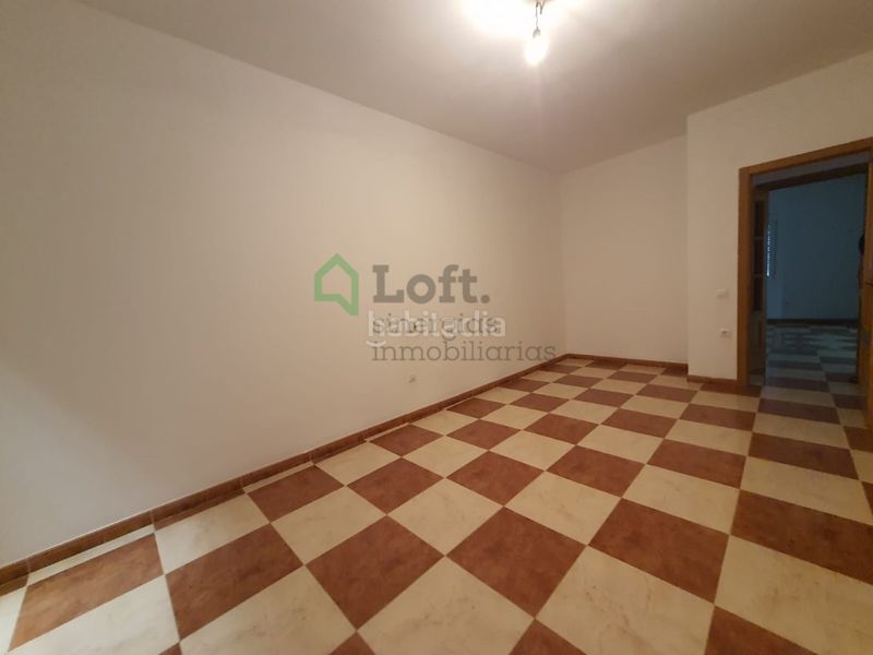 Foto cefaf1d5-ecbf-4df2-9b0a-ccc3944d23b7. Edifici a Maria Auxiliadora - Barriada de Llera Badajoz
