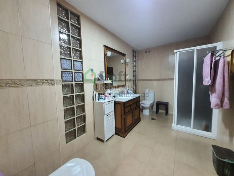 Foto d47588c3-1a68-4417-8eb5-822fff558eb5. Edifici a Maria Auxiliadora - Barriada de Llera Badajoz