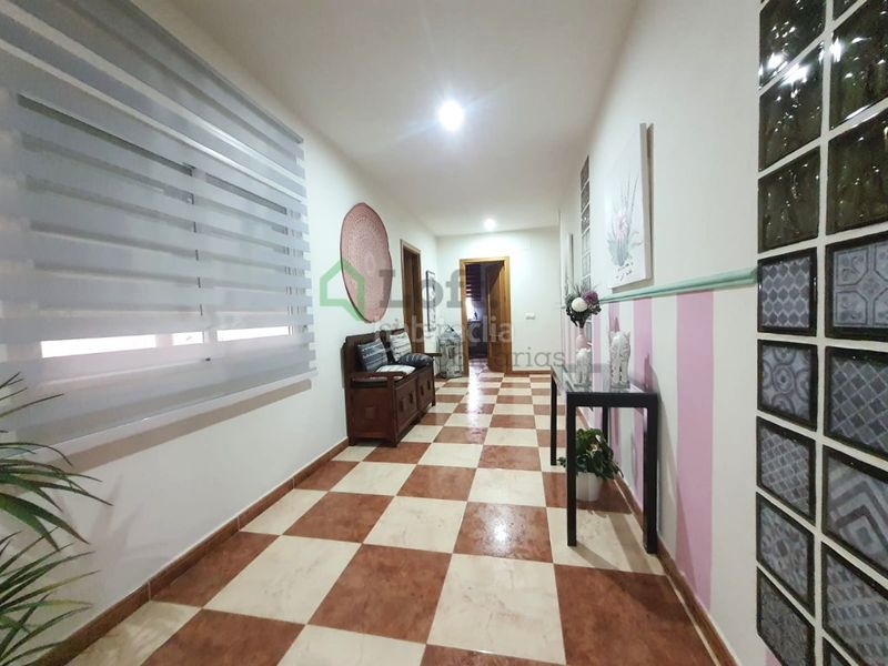 Foto f4f7352a-0871-4334-8f58-8ca578599540. Edifici a Maria Auxiliadora - Barriada de Llera Badajoz