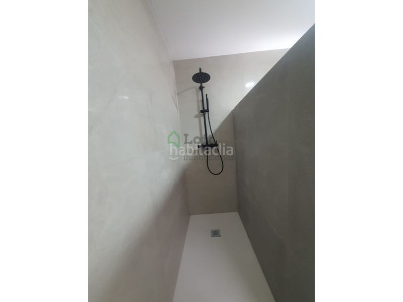 Foto d82982a7-ff13-4e99-8d30-d8c75a7ff0fc. Casa a Carretera de Sevilla - Los Montitos Badajoz