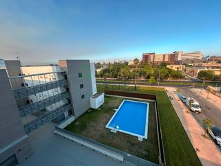 Lloguer Apartament a Avenida Elvas. Apartamento a estrenar con terraza, piscina garaje y trastero av