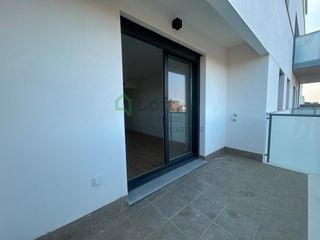 Affitto Piccolo appartamento in Avenida Elvas. Apartamento a estrenar con piscina, terraza, garaje y trastero c