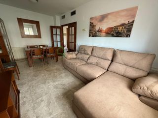 Appartement à Avenida Elvas. Apartamento amueblado con garaje y trastero en jardines del guad