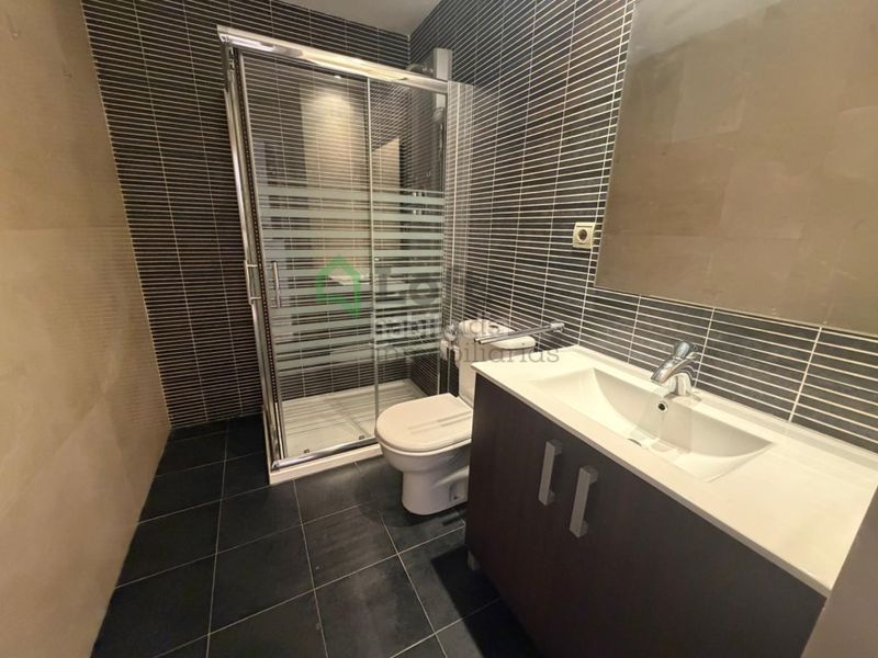 Foto 57b13659-df9b-4699-bc38-9ca985724f81. Apartament amb aparcament a Casares golf - Casares del sol Casares