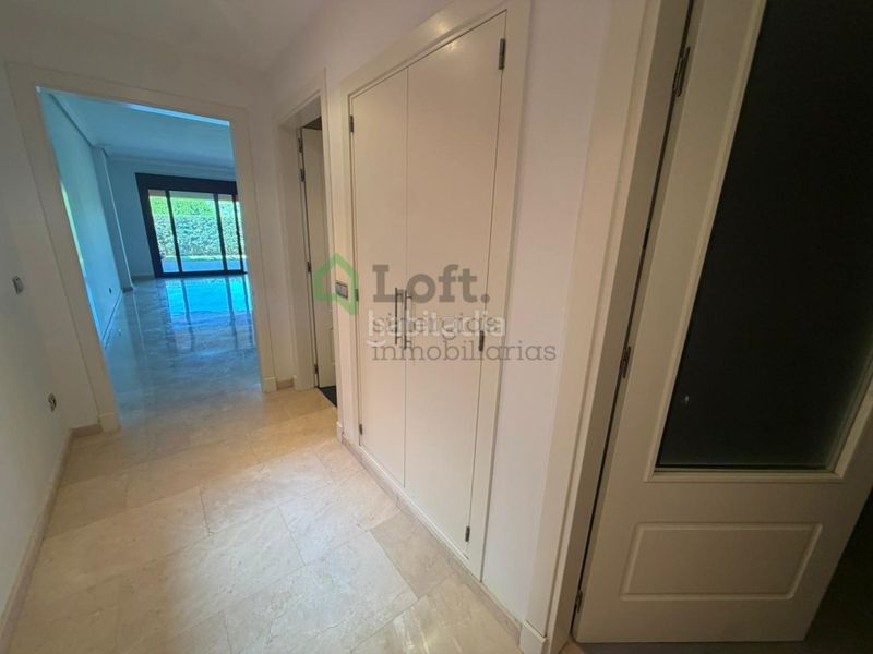Foto f9a5d875-37a8-4f19-83ee-2764ffd037a6. Apartament amb aparcament a Casares golf - Casares del sol Casares
