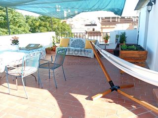 Location Appartement à Casco Antiguo. Piso con terraza en casco antiguo