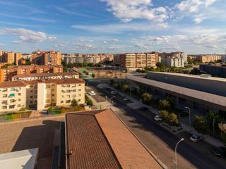 Flat in Valdepasillas - La Paz - Huerta Rosales. Gran piso en paseo fluvial