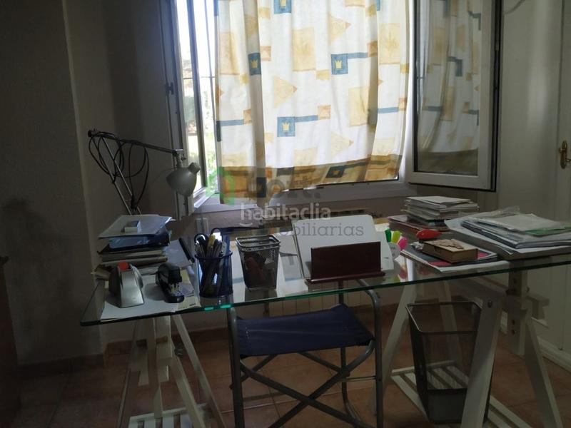 Foto 05b14b4e-01e8-4aa4-8f74-119bcb094713. Chalet  con piscina privada en carretera de sevilla en Badajoz