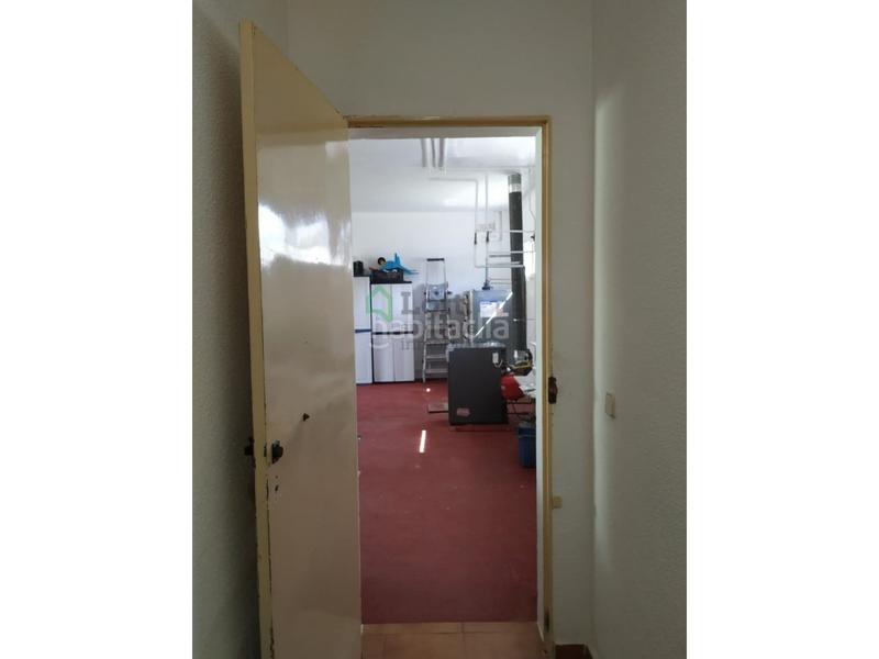 Foto 1b5dd1c3-781a-4565-a5a7-77e7212f6d51. Chalet  con piscina privada en carretera de sevilla en Badajoz