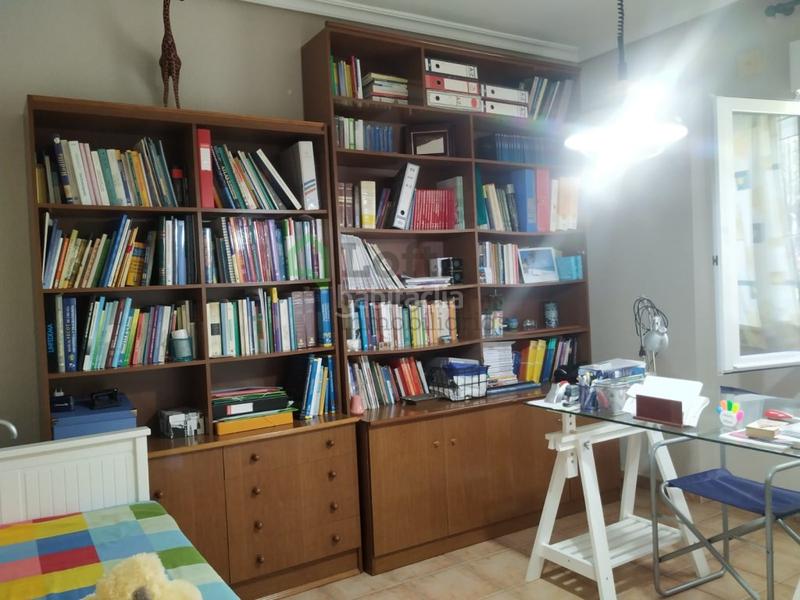 Foto 3bf35328-323e-4c06-89ec-161d10471a59. Chalet  con piscina privada en carretera de sevilla en Badajoz