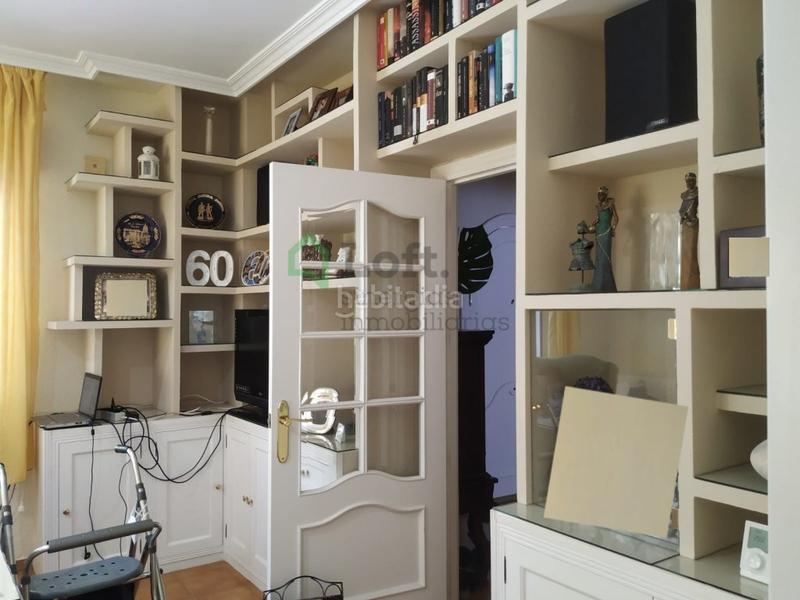 Foto 5b32899b-2cf2-4779-8c9c-437f95481e81. Chalet  con piscina privada en carretera de sevilla en Badajoz