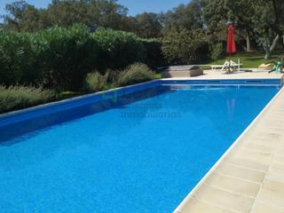 Xalet  N/a. Chalet con piscina privada en carretera de sevilla