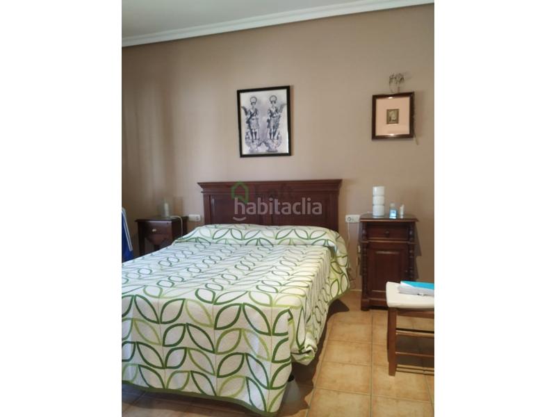 Foto ebd22b55-ee85-4c5d-a1f9-7bcf97921b2b. Chalet  con piscina privada en carretera de sevilla en Badajoz