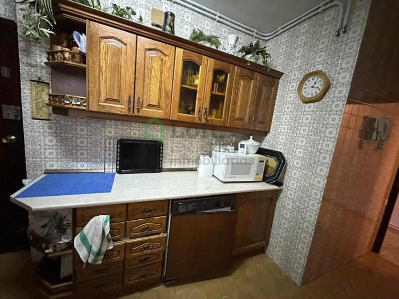 Foto 0756f99e-2a8c-4ca9-a99d-359bcad1ab8b. Piso  de 4 dormitorios en plaza de los alféreces en Badajoz