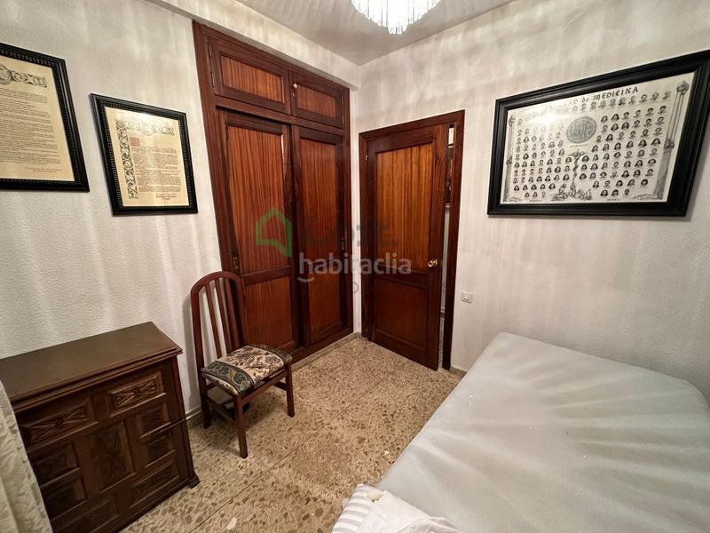 Foto 19d3d82f-1a9e-477a-9873-3875933c60c5. Piso  de 4 dormitorios en plaza de los alféreces en Badajoz