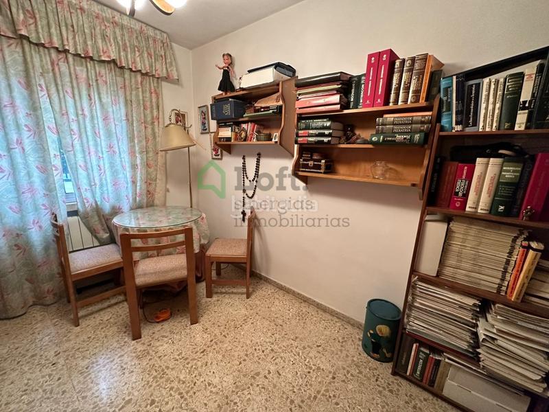 Foto 1a75c091-6147-4388-9887-47c214c55115. Piso  de 4 dormitorios en plaza de los alféreces en Badajoz