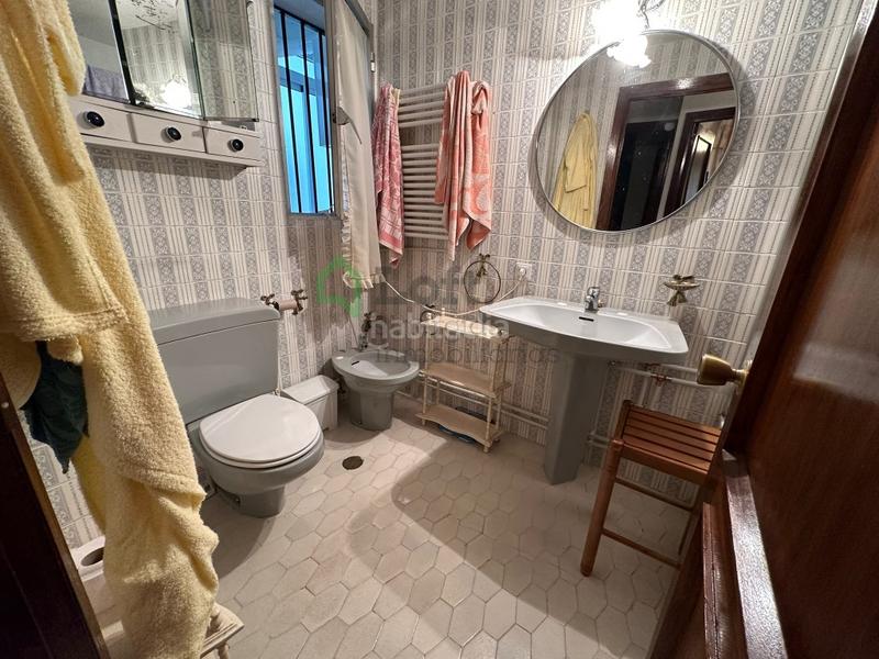 Foto 524199d4-e4ee-4872-8dc5-94326fd89dd8. Piso  de 4 dormitorios en plaza de los alféreces en Badajoz