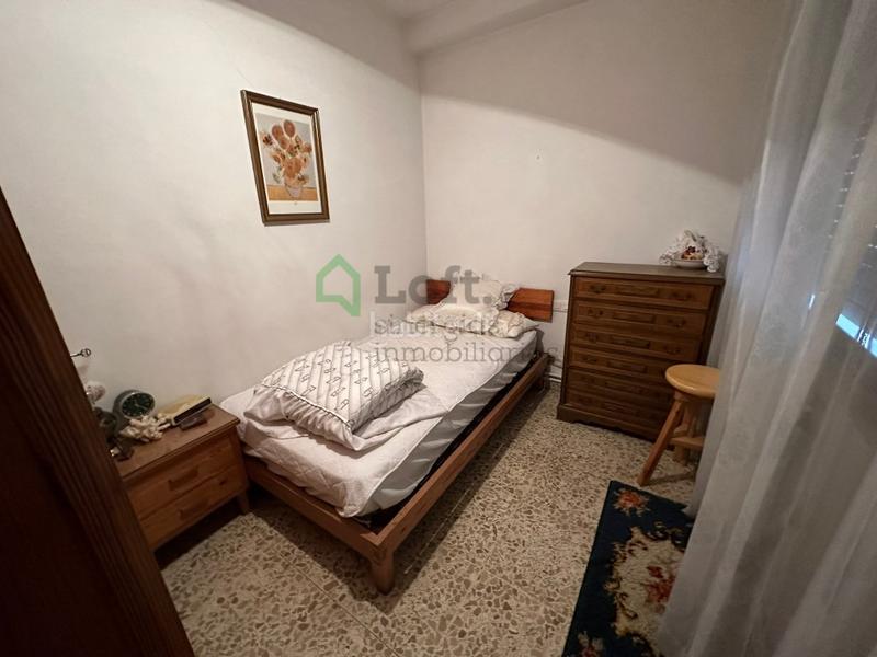 Foto 92cee33e-3e8f-4b85-9ce8-ce0810f501a1. Piso  de 4 dormitorios en plaza de los alféreces en Badajoz