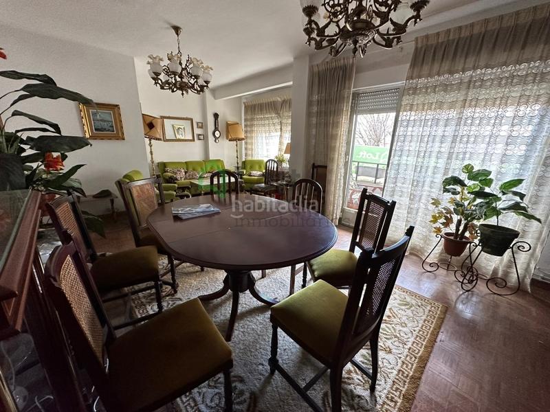 Foto eef9942f-e02b-4a7b-b427-20640fc8d2f3. Piso  de 4 dormitorios en plaza de los alféreces en Badajoz