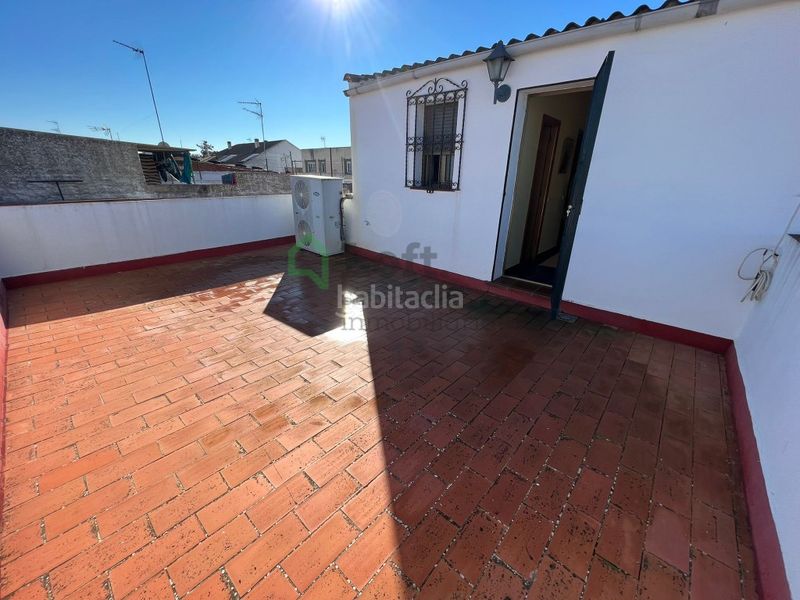 Foto 2f6b436a-9605-4787-a6b5-9816a8de3639. Edifici a Maria Auxiliadora - Barriada de Llera Badajoz