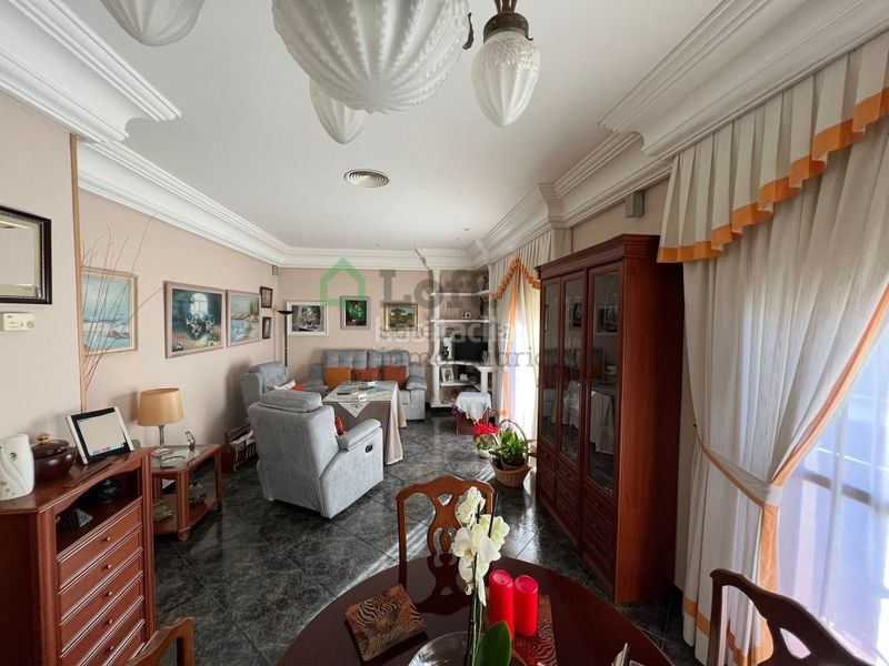 Foto a3e49626-f695-4522-9133-8135aeee62cd. Edifici a Maria Auxiliadora - Barriada de Llera Badajoz