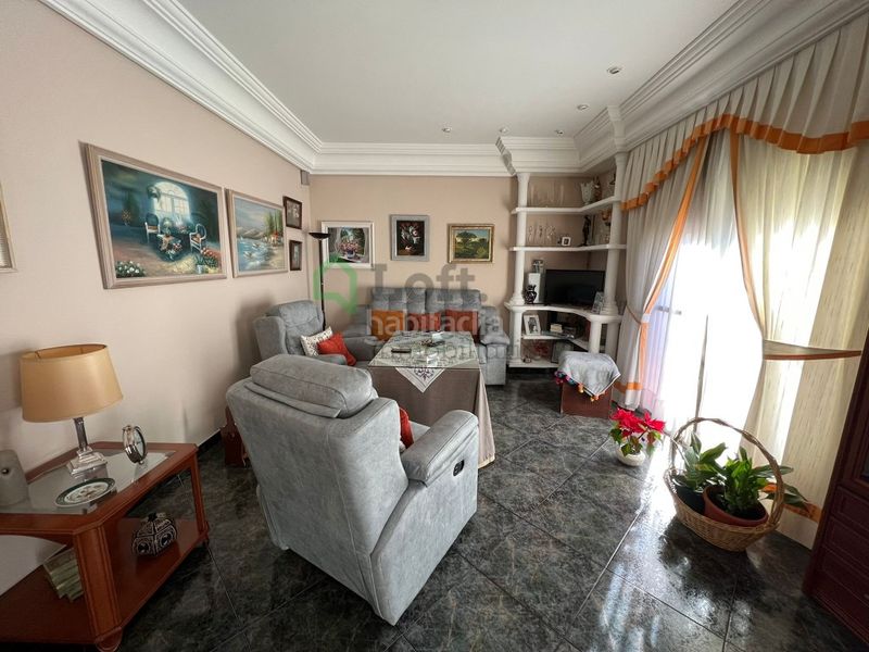 Foto b1085c09-79c3-4ce2-9326-1419cb1b487b. Edifici a Maria Auxiliadora - Barriada de Llera Badajoz
