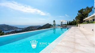 Xalet a Port D´Andratx. Villa de lujo con 2 piscinas, ascensor, 1950 m terreno, 800 m vi