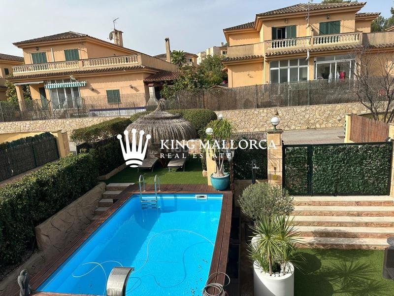 Foto bc4bf77b-ea83-4a3b-91ce-0ebd5409c1cd. Alquiler casa adosada espléndida casa adosada con jardín privado y piscina en Palmanova mallorca 3 dormitorios, 2 baños en Calvià