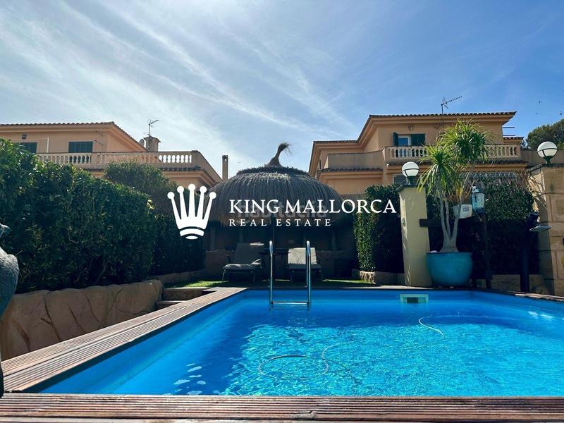 Foto db597b72-17bc-4795-82d4-502bbddc023e. Alquiler casa adosada espléndida casa adosada con jardín privado y piscina en Palmanova mallorca 3 dormitorios, 2 baños en Calvià