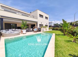 House in Sa Cabaneta. Preciosa villa moderna con 5 dormitorios, 4 baños, jardín, pisci