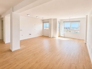 Apartament a Son Espanyolet. Apartamento reformado, 3 dormitorios, 2 ba�os, sal�n  cocina, te