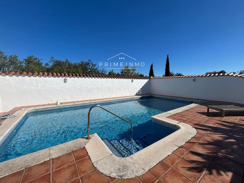 Foto 04b2de8a-0c46-4f27-b13b-b2d01a66b8cd. Masia amb piscina a Ampolla (L´)