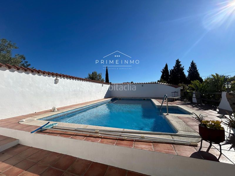 Foto 2ecc842e-c7ce-460a-8f20-98120f1c44ef. Masia amb piscina a Ampolla (L´)
