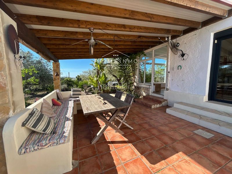 Foto 5687f74b-8698-4987-8d6e-9502b43f1083. Masia amb piscina a Ampolla (L´)
