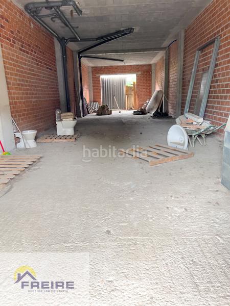 Foto f2ec87fb-7915-4bc8-ba9b-d87966410749. Local comercial local en la calle santán en Bueu