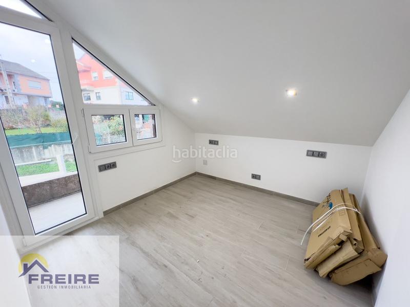 Foto 77df73e7-37f3-447c-86df-ae9e2d9c9d4c. Casa con riscaldamento in Marín