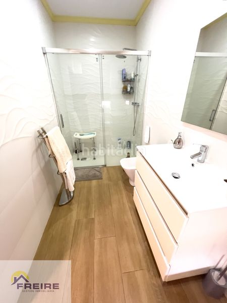 Foto 0aa339e7-0bc0-4e12-bdb9-b402fa800f8a. Casa amb calefacció a Bueu