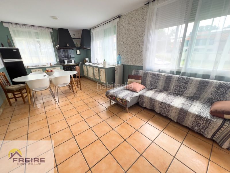 Foto f7d4097c-2998-4afd-b4bd-8ee92cc8b2f6. Casa amb calefacció a Bueu