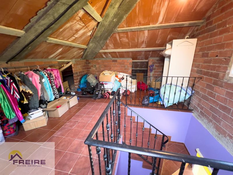 Foto 7a63fcbf-6379-4806-b43e-e384d91a86fd. Casa amb calefacció a Bueu