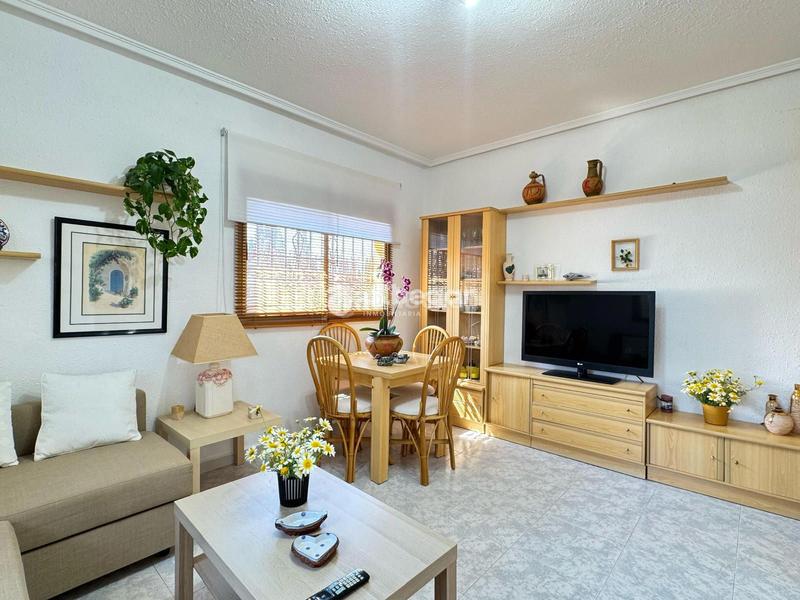 Foto 202bd948-e799-4fea-97ba-f34f2f92cf51. Xalet amb aparcament a Urbanizaciones Llíria