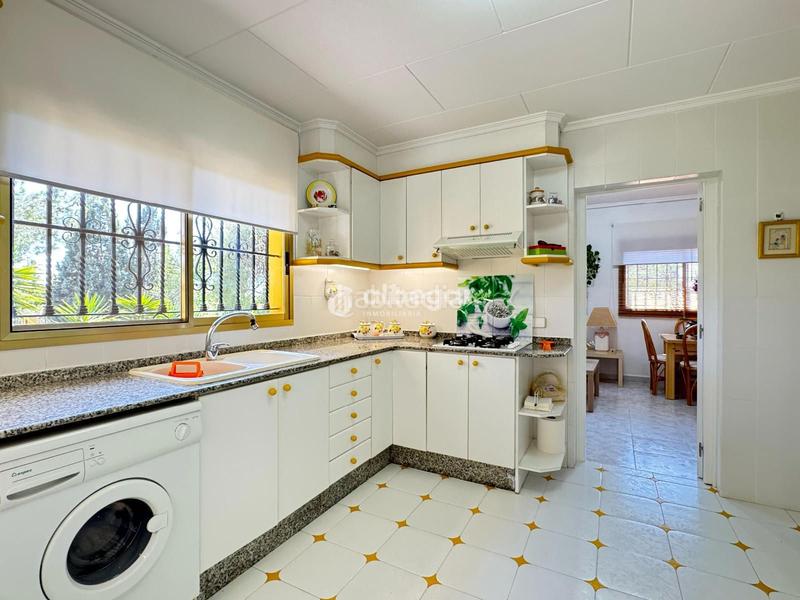 Foto 424f2cf1-f284-4da3-a33c-64e0b58f905c. Xalet amb aparcament a Urbanizaciones Llíria