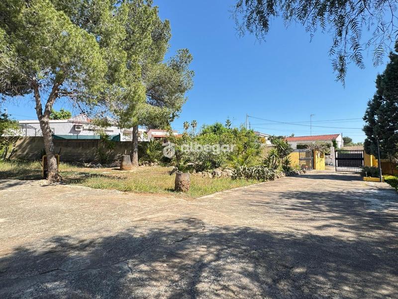 Foto 653943f5-2050-4abf-96c5-8cf631151f72. Xalet amb aparcament a Urbanizaciones Llíria