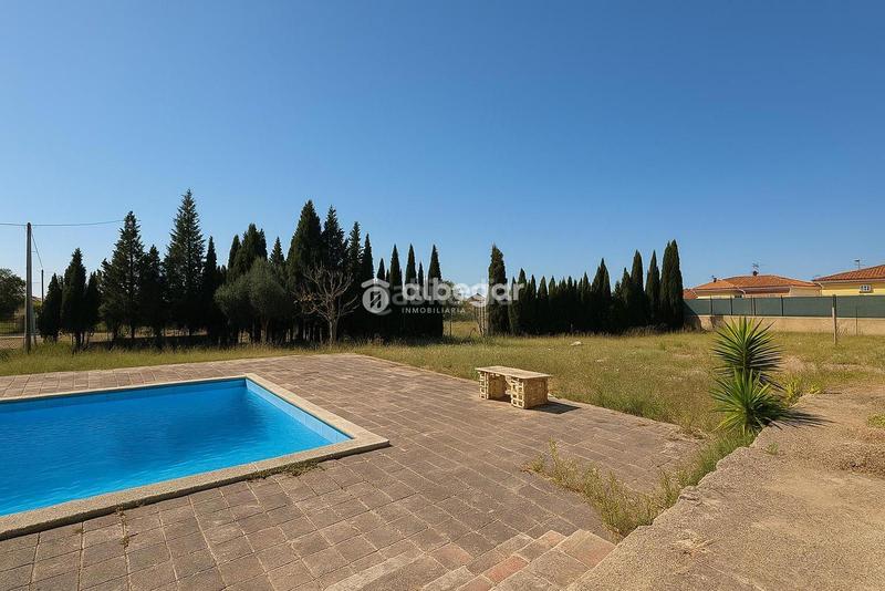 Foto 9f9296f0-da99-405d-8d34-a4adbe185d76. Xalet amb aparcament a Urbanizaciones Llíria