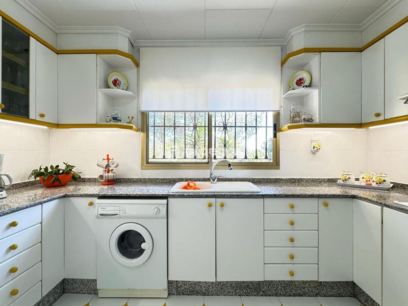 Foto abd2dc29-976f-4b0e-a44a-8b086841b5a4. Xalet amb aparcament a Urbanizaciones Llíria