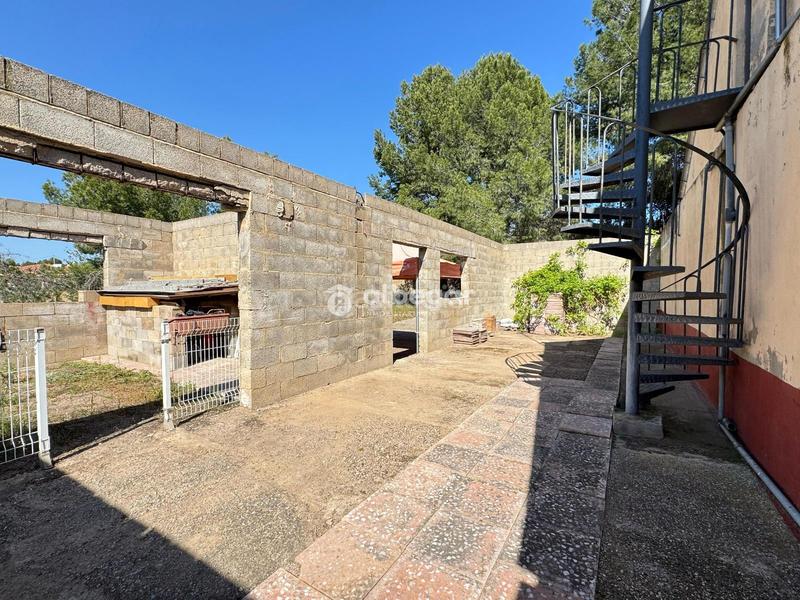 Foto ed821a84-10fb-4e24-9ba3-a8a0bd360397. Xalet amb aparcament a Urbanizaciones Llíria