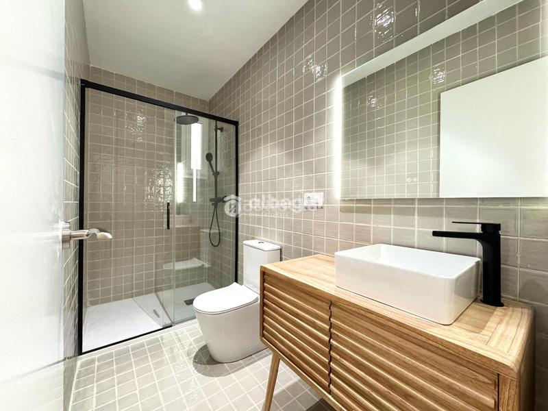 Foto aef6db44-4bfe-4b04-81be-6e3e2764dd4f. Pis a El Calvari Valencia