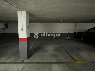 Aparcament cotxe  Uruguay. Garaje en la raiosa