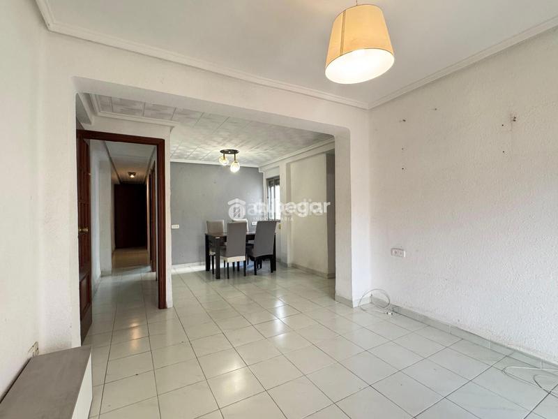 Foto 7e9c4d0b-b012-4b45-8c57-1a4ad13affe2. Piso en Marxalenes Valencia